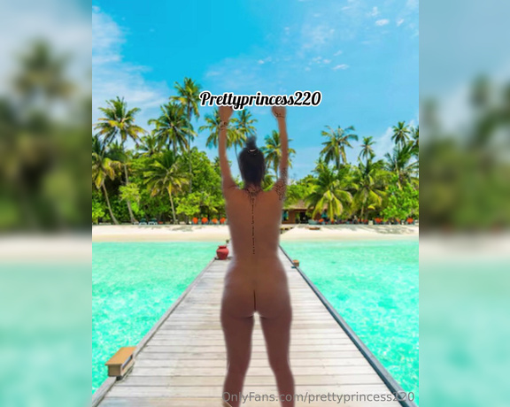 Prettyprincess220 aka prettyprincess220 - 07-01-2024 OnlyFans Video - Long long farts on the beach