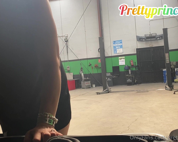 Prettyprincess220 aka prettyprincess220 - 07-13-2024 OnlyFans Video - farting in the workshop