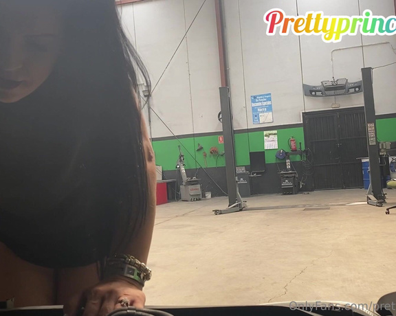 Prettyprincess220 aka prettyprincess220 - 07-13-2024 OnlyFans Video - farting in the workshop