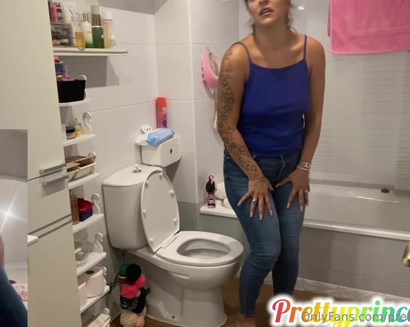 Prettyprincess220 aka prettyprincess220 - 09-01-2024 OnlyFans Video - I punish my stepbrother in the toilet