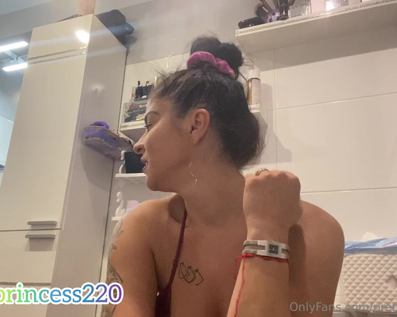 Prettyprincess220 aka prettyprincess220 - 09-21-2024 OnlyFans Video - empty everything in the morning in the toilet