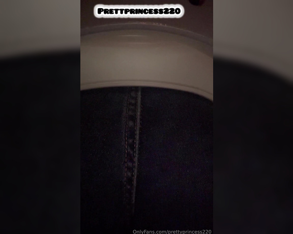 Prettyprincess220 aka prettyprincess220 - 09-22-2024 OnlyFans Video - My slave is in the toilet and devours my farts