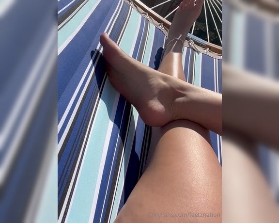 Queen Z aka feetznation - 06-12-2024 OnlyFans Video - kiss from my legs down to my toes