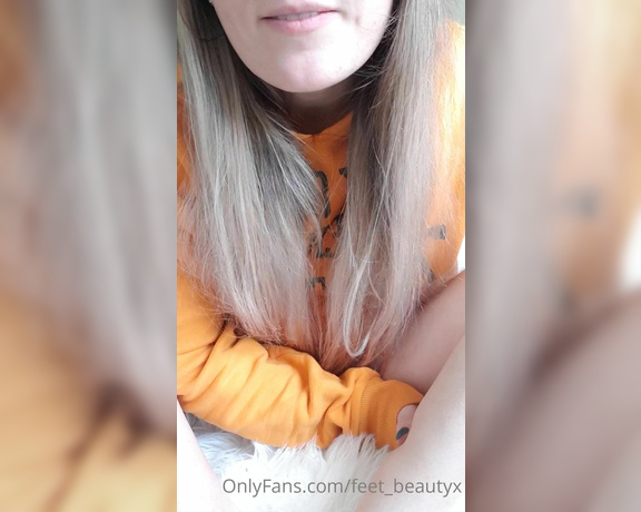 Feet_beautyx aka feet_beautyx - 10-12-2020 OnlyFans Video - Not in the mood to put up with your shit today slave boy, its Monday after