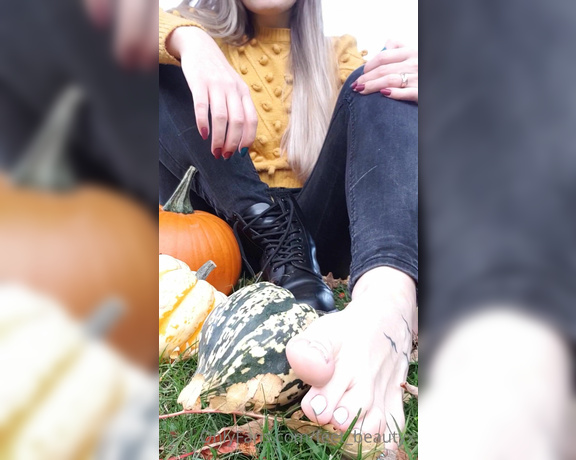 Feet_beautyx aka feet_beautyx - 10-14-2020 OnlyFans Video - Showed off my feet in the park today and lets just say I got a good