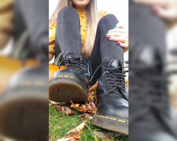 Feet_beautyx aka feet_beautyx - 10-14-2020 OnlyFans Video - Showed off my feet in the park today and lets just say I got a good