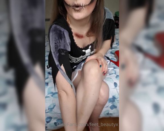 Feet_beautyx aka feet_beautyx - 10-29-2020 OnlyFans Video - Its Halloween week and well, I got in the mood for it  How do I