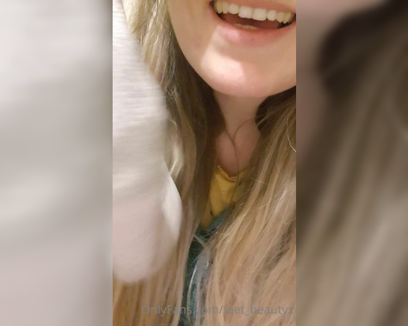 Feet_beautyx aka feet_beautyx - 11-02-2020 OnlyFans Video - Bed time snack  theyre so delicious, they make my mouth water only by smelling them