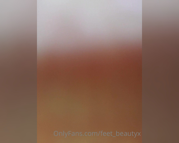 Feet_beautyx aka feet_beautyx - 12-19-2020 OnlyFans Video - All I want for Christmas is to feel your tongue on my soles 247