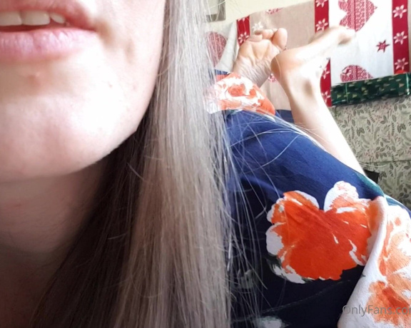 Feet_beautyx aka feet_beautyx - 12-22-2020 OnlyFans Video - You like me better when Im lying on my tummy anyway, dont you