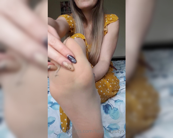 Feet_beautyx aka feet_beautyx - 01-13-2021 OnlyFans Video - Did someone say nylons