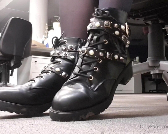 Feet_beautyx aka feet_beautyx - 12-29-2020 OnlyFans Video - Really love these shoes so heres a quick clip of me showing them off today