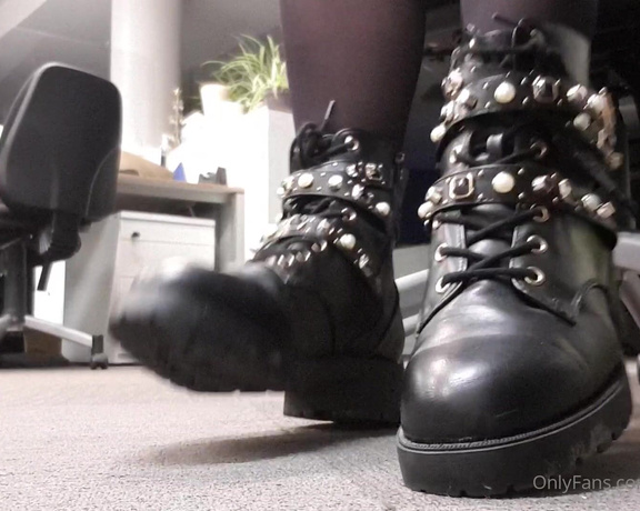 Feet_beautyx aka feet_beautyx - 12-29-2020 OnlyFans Video - Really love these shoes so heres a quick clip of me showing them off today