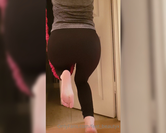 Feet_beautyx aka feet_beautyx - 01-25-2021 OnlyFans Video - You can stare while I do my workout