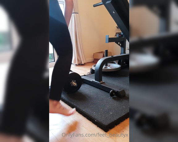 Feet_beautyx aka feet_beautyx - 01-25-2021 OnlyFans Video - You can stare while I do my workout_7yur