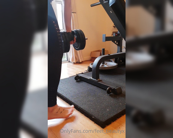 Feet_beautyx aka feet_beautyx - 01-25-2021 OnlyFans Video - You can stare while I do my workout_7yur