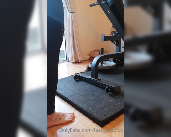 Feet_beautyx aka feet_beautyx - 01-25-2021 OnlyFans Video - You can stare while I do my workout_7yur