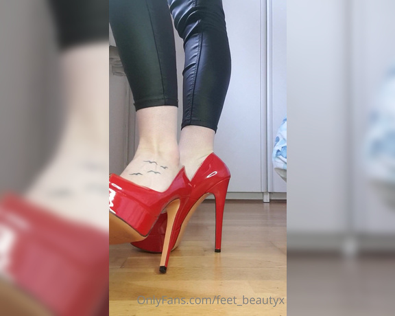 Feet_beautyx aka feet_beautyx - 01-26-2021 OnlyFans Video - Little cat walk in red heels I know youve missed them