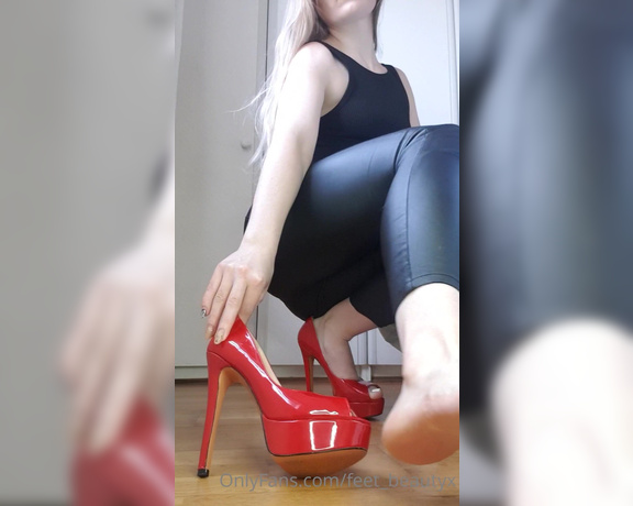 Feet_beautyx aka feet_beautyx - 01-26-2021 OnlyFans Video - Little cat walk in red heels I know youve missed them_08ko