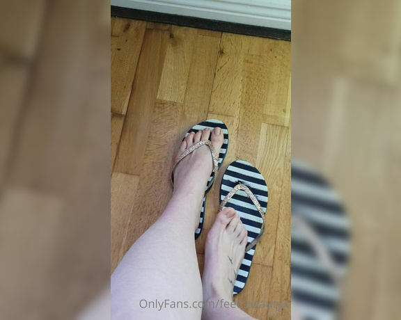 Feet_beautyx aka feet_beautyx - 02-15-2021 OnlyFans Video - Heres a taste of my flip flops_auwi