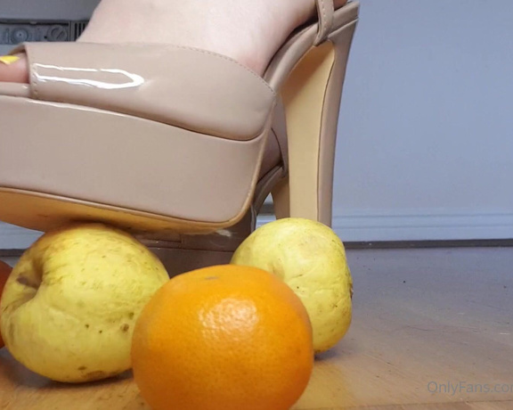 Feet_beautyx aka feet_beautyx - 02-07-2021 OnlyFans Video - Squishing this fruit as if it were your balls