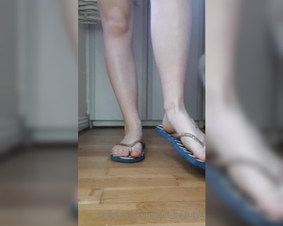 Feet_beautyx aka feet_beautyx - 02-15-2021 OnlyFans Video - Heres a taste of my flip flops