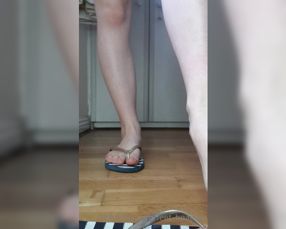 Feet_beautyx aka feet_beautyx - 02-15-2021 OnlyFans Video - Heres a taste of my flip flops