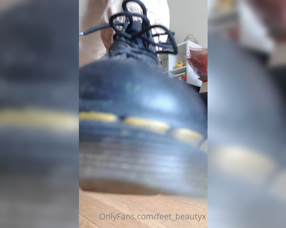 Feet_beautyx aka feet_beautyx - 03-04-2021 OnlyFans Video - Dirty Doc Martens is what youre having for lunch today