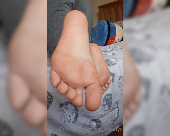 Feet_beautyx aka feet_beautyx - 03-16-2021 OnlyFans Video - Are you a good doggie Are you gonna fetch my socks Good boyyyy