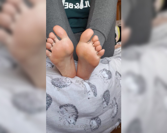 Feet_beautyx aka feet_beautyx - 03-16-2021 OnlyFans Video - Are you a good doggie Are you gonna fetch my socks Good boyyyy