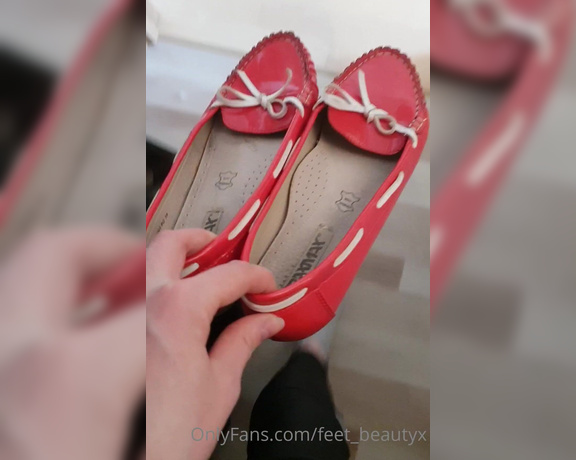 Feet_beautyx aka feet_beautyx - 04-15-2021 OnlyFans Video - Julies mom, has got it going on  Come raid my moms shoe closet with me