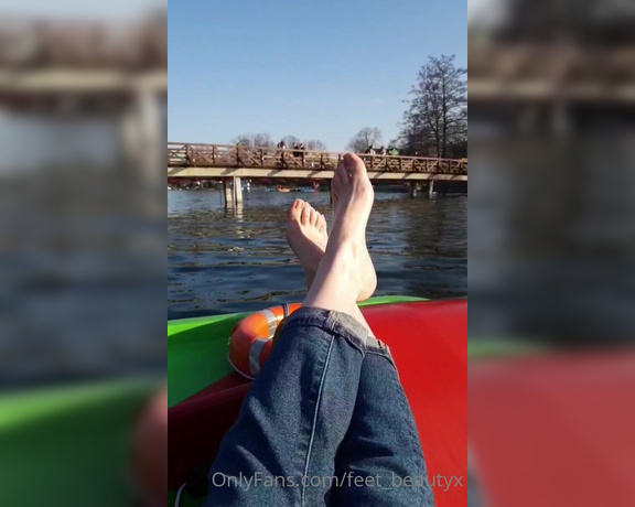 Feet_beautyx aka feet_beautyx - 04-18-2021 OnlyFans Video - Let everyone stare at my feet, you included_dg1c