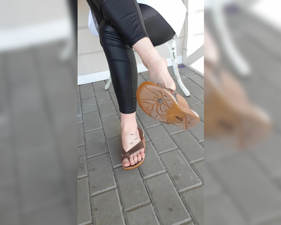 Feet_beautyx aka feet_beautyx - 04-19-2021 OnlyFans Video - Stole my moms sandals and risked getting caught dangling them