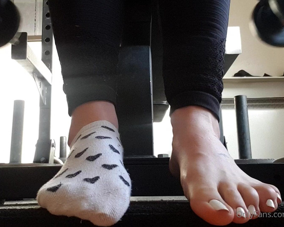 Feet_beautyx aka feet_beautyx - 05-24-2021 OnlyFans Video - Join my morning gym session