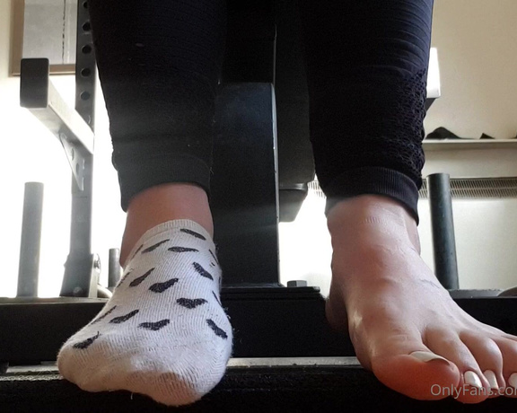 Feet_beautyx aka feet_beautyx - 05-24-2021 OnlyFans Video - Join my morning gym session