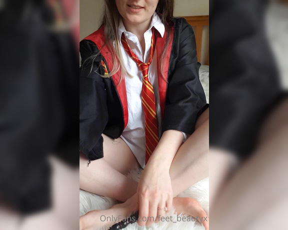 Feet_beautyx aka feet_beautyx - 05-28-2021 OnlyFans Video - Hermione can misbehave sometimes and cast a few naughty spells on you