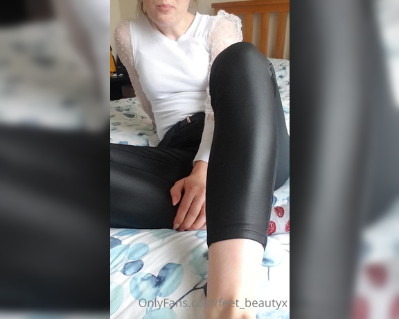 Feet_beautyx aka feet_beautyx - 07-10-2021 OnlyFans Video - Eat this sock and shut up