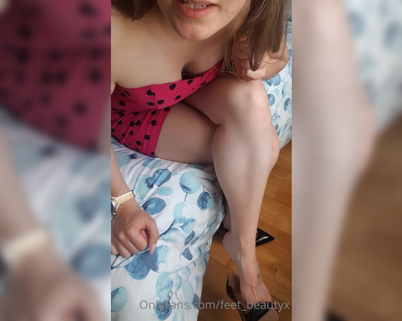 Feet_beautyx aka feet_beautyx - 07-27-2021 OnlyFans Video - POV youre the new boy at the office and youre meeting your manager for the first