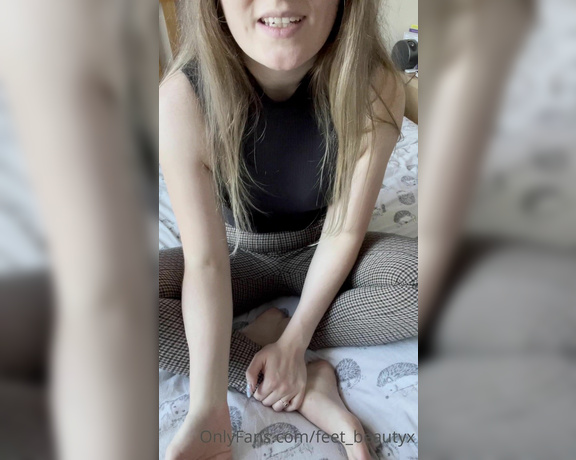 Feet_beautyx aka feet_beautyx - 10-05-2021 OnlyFans Video - Degrading content  Get on your knees doggy and beg your mistress for forgiveness