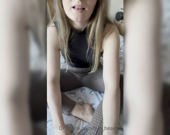 Feet_beautyx aka feet_beautyx - 10-05-2021 OnlyFans Video - Degrading content  Get on your knees doggy and beg your mistress for forgiveness