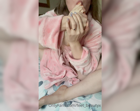 Feet_beautyx aka feet_beautyx - 10-15-2021 OnlyFans Video - Are you jealous I bet you are let me tease you even more