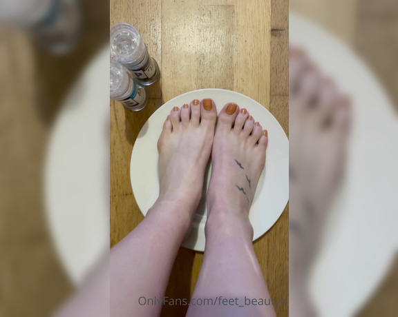 Feet_beautyx aka feet_beautyx - 10-12-2021 OnlyFans Video - Dominant content  Youre to eat your given dinner and beg me for more