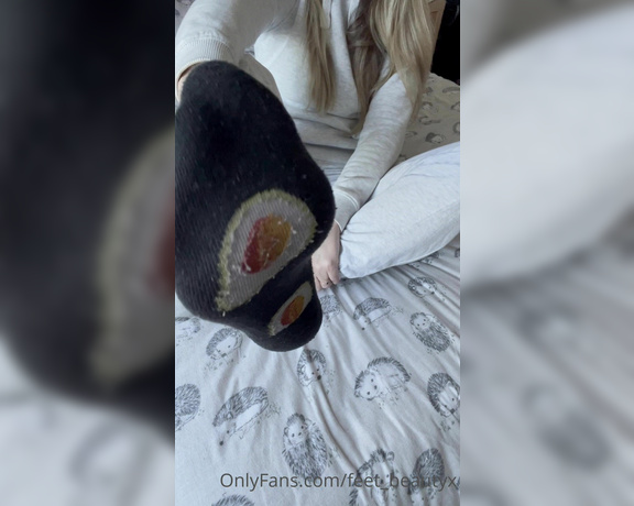 Feet_beautyx aka feet_beautyx - 12-07-2021 OnlyFans Video - Slow sock tease is exactly what you needed today  now cum on them