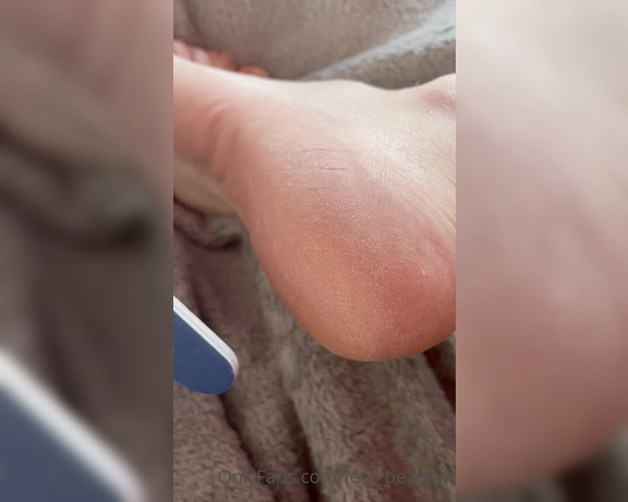 Feet_beautyx aka feet_beautyx - 12-13-2021 OnlyFans Video - For those pathetic foot boys that enjoy toe jam, foot dust and all sorts of toe