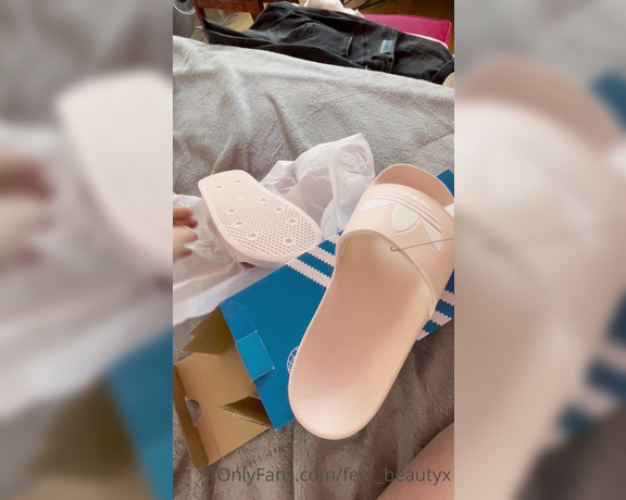 Feet_beautyx aka feet_beautyx - 12-14-2021 OnlyFans Video - Treated myself to some new slides  here are my old flip flops  Want them_ca29