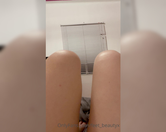 Feet_beautyx aka feet_beautyx - 12-18-2021 OnlyFans Video - If you watch the video, turn up your sound  also, message me if youd like