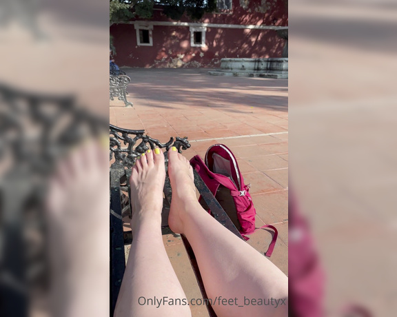 Feet_beautyx aka feet_beautyx - 01-17-2022 OnlyFans Video - I bet youd get a boner from staring at me wiggle my toes in public