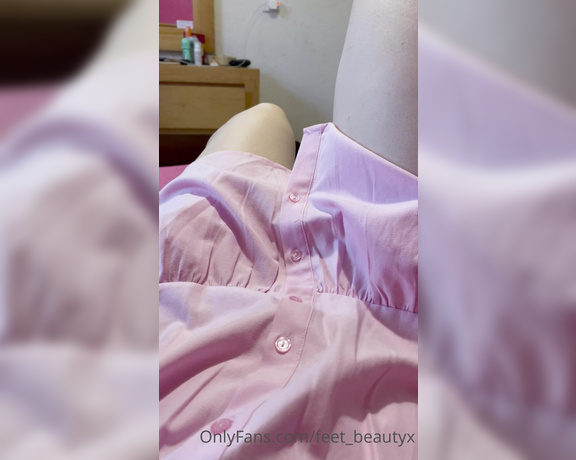 Feet_beautyx aka feet_beautyx - 01-21-2022 OnlyFans Video - A horny Friday afternoon  why wont you get your head between those legs and make