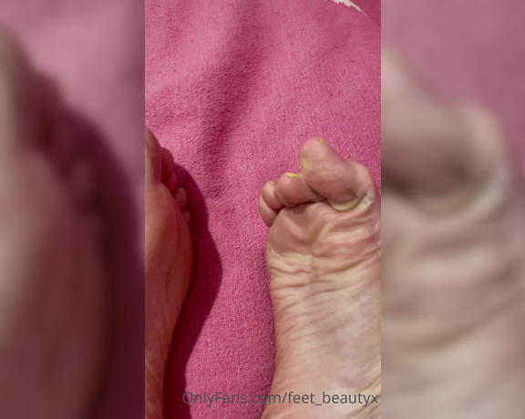 Feet_beautyx aka feet_beautyx - 01-19-2022 OnlyFans Video - Clean my dirty feet