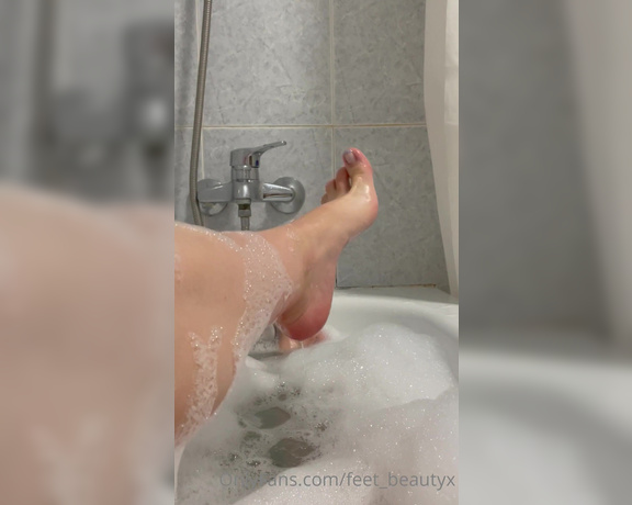 Feet_beautyx aka feet_beautyx - 04-16-2022 OnlyFans Video - Come join my bubble bath and caress these legs for me